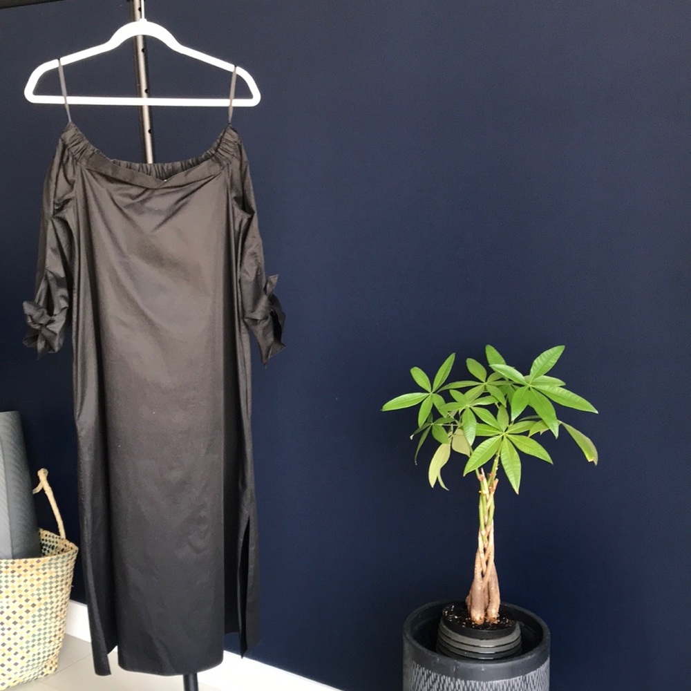 Tibi Off shoulder 100% cotton poplin midi dress